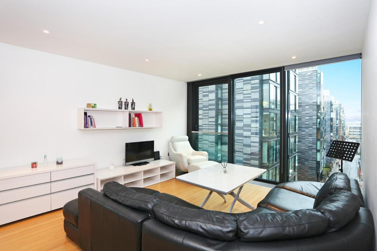 Ferienwohnung Altido Modern 2Bed With Free Parking In The Iconic Quartermile Edinburgh Exterior foto